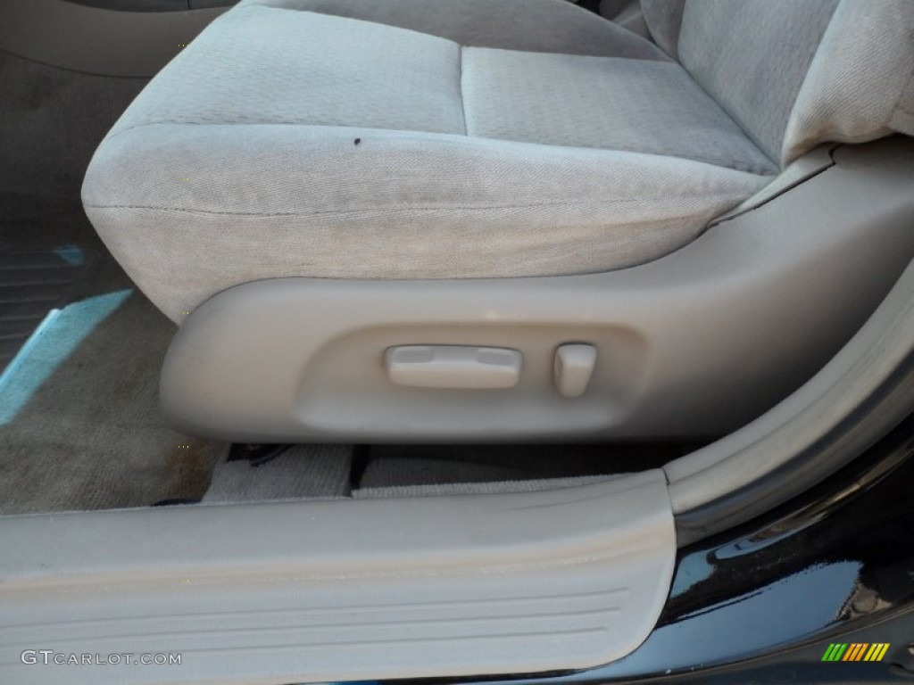 2003 Camry LE - Black / Taupe photo #33