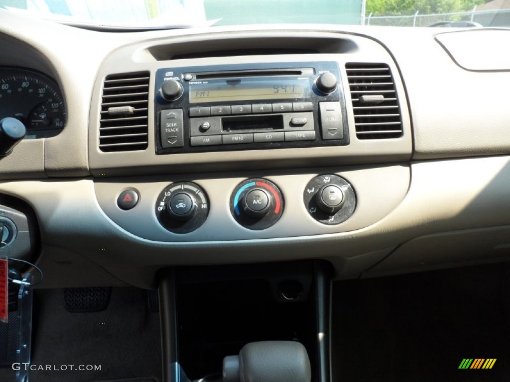 2003 Camry LE - Black / Taupe photo #34