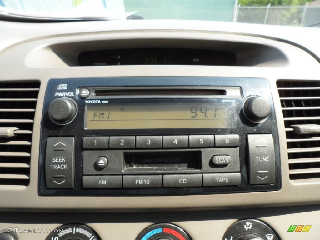 2003 Camry LE - Black / Taupe photo #35