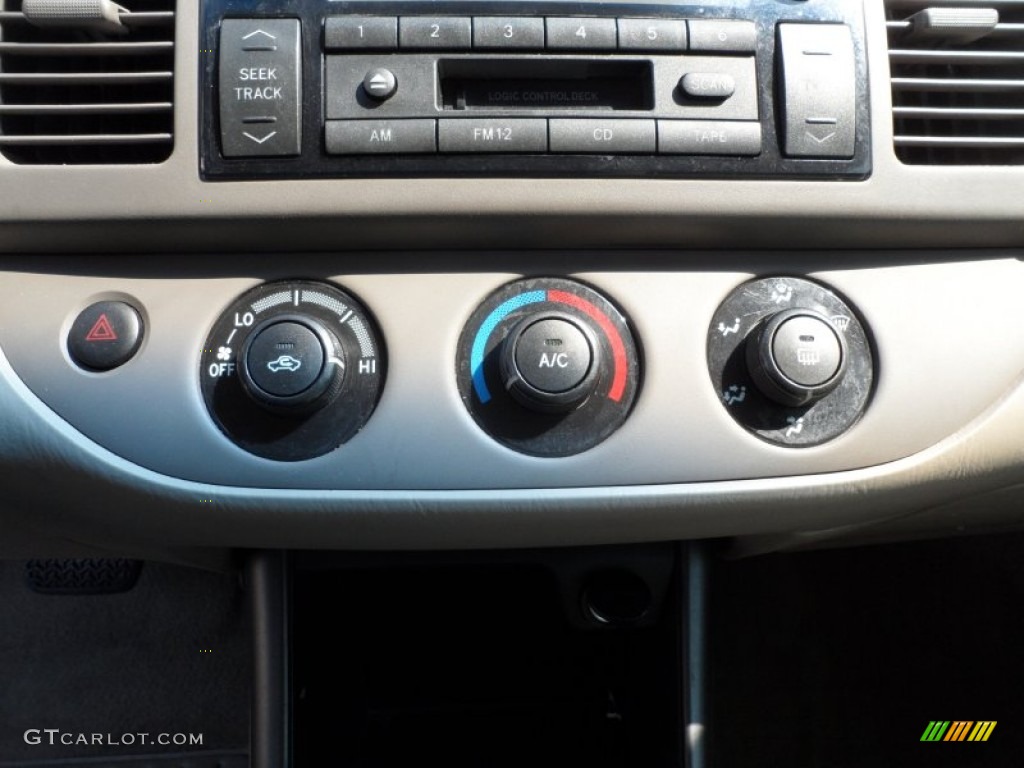 2003 Camry LE - Black / Taupe photo #36