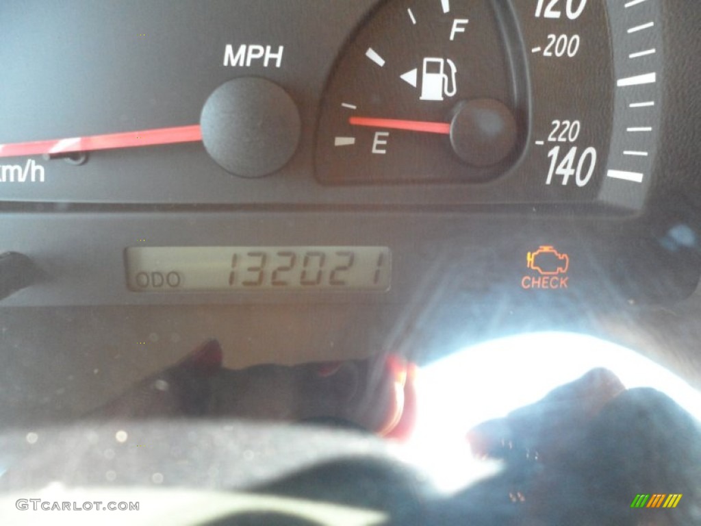2003 Camry LE - Black / Taupe photo #40