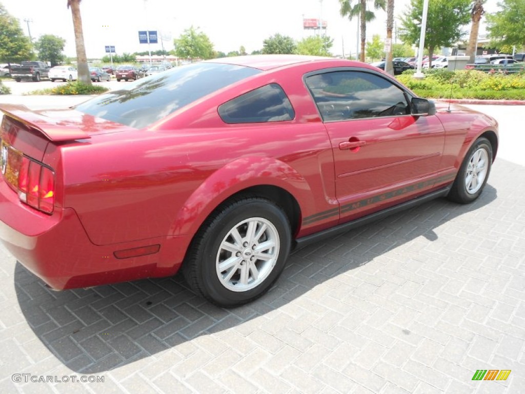 2005 Mustang V6 Deluxe Coupe - Redfire Metallic / Light Graphite photo #7