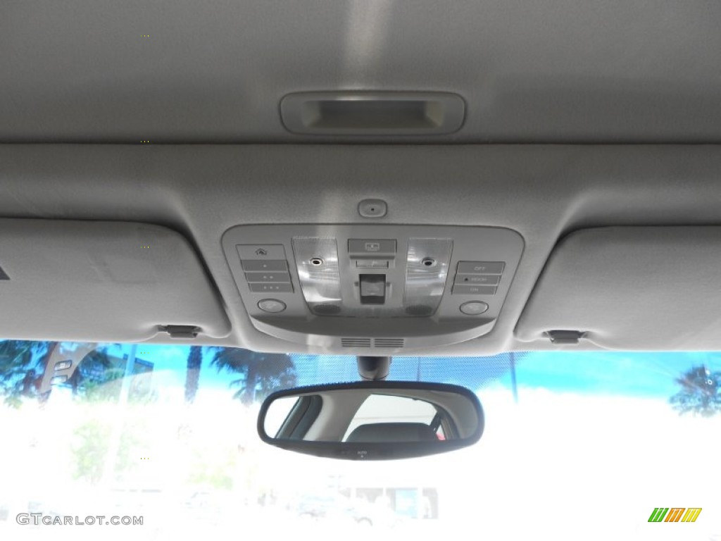2012 Acura RL SH-AWD Technology Controls Photo #66245710