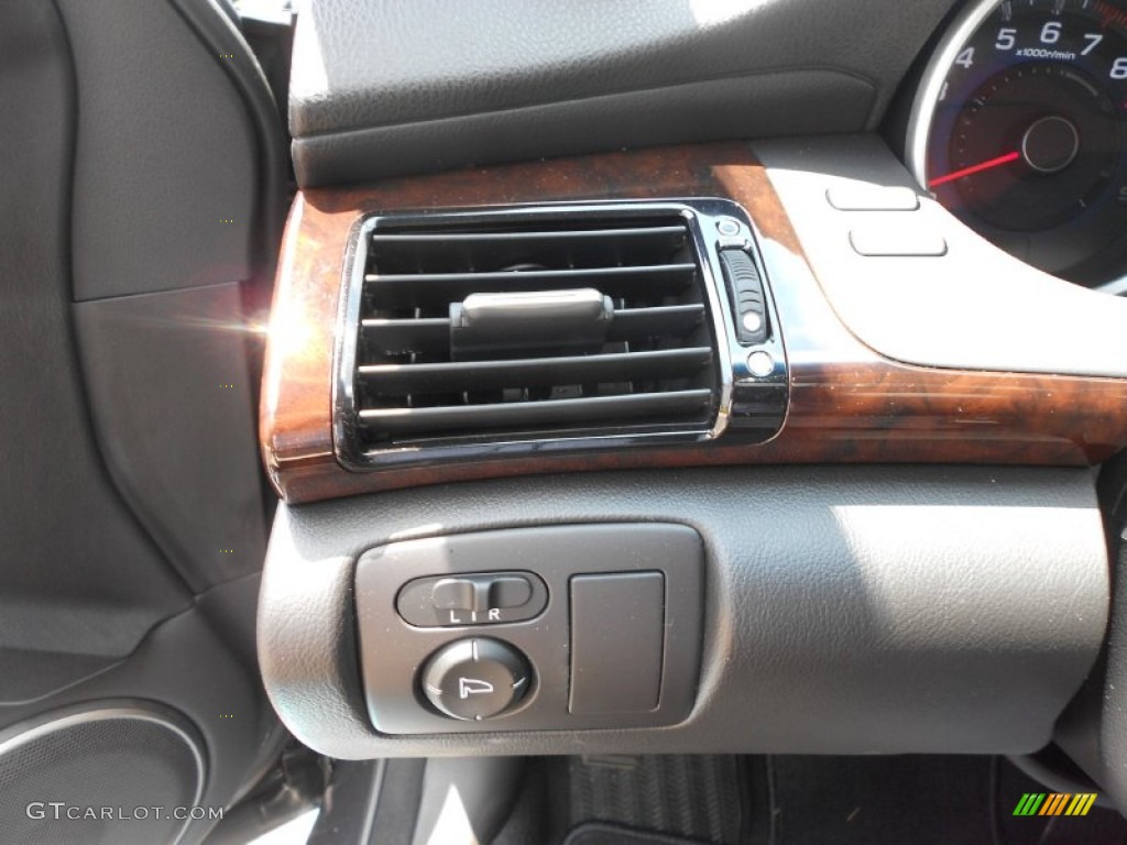 2012 Acura RL SH-AWD Technology Controls Photo #66245743