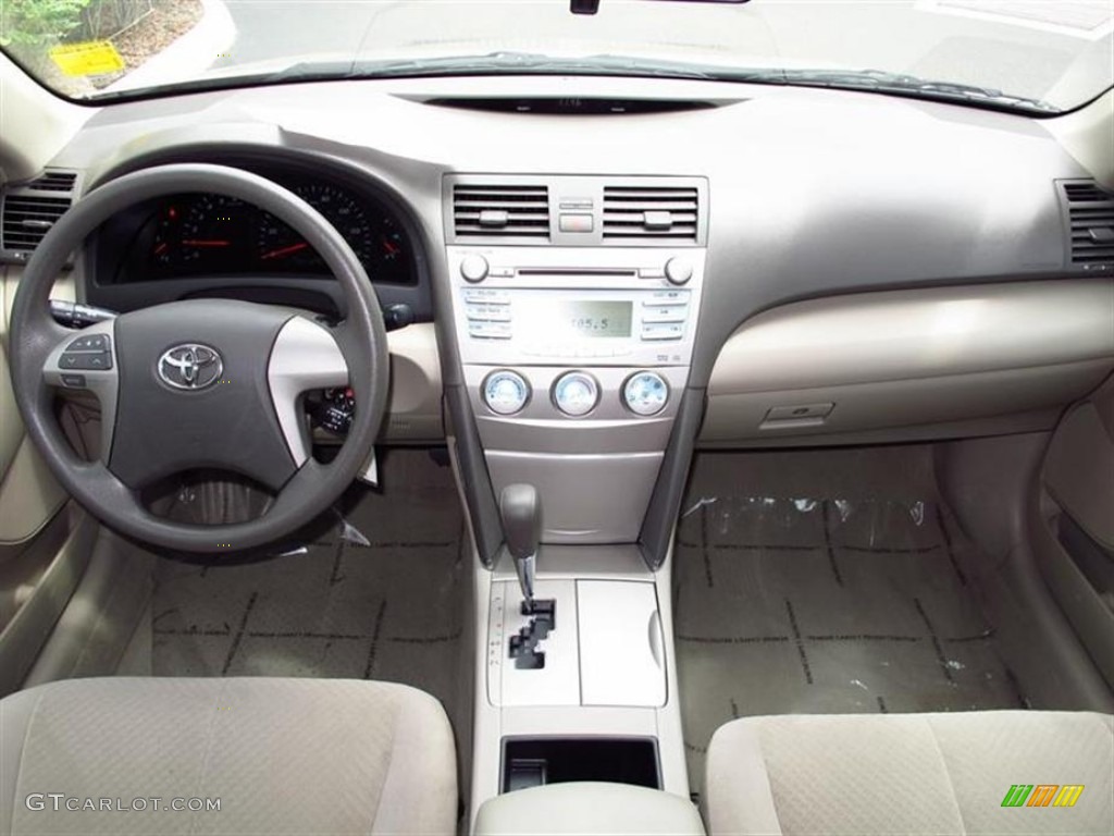 2008 Toyota Camry LE Bisque Dashboard Photo #66246088