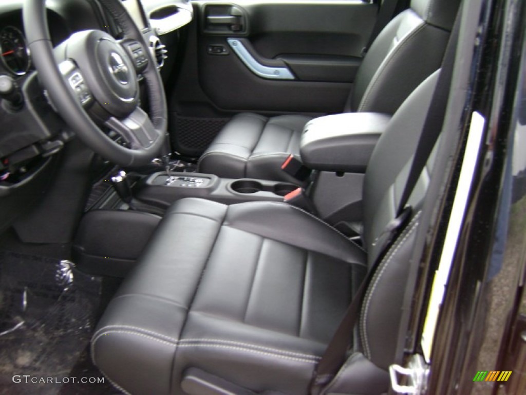 Black Interior 2012 Jeep Wrangler Unlimited Rubicon 4x4 Photo #66249692