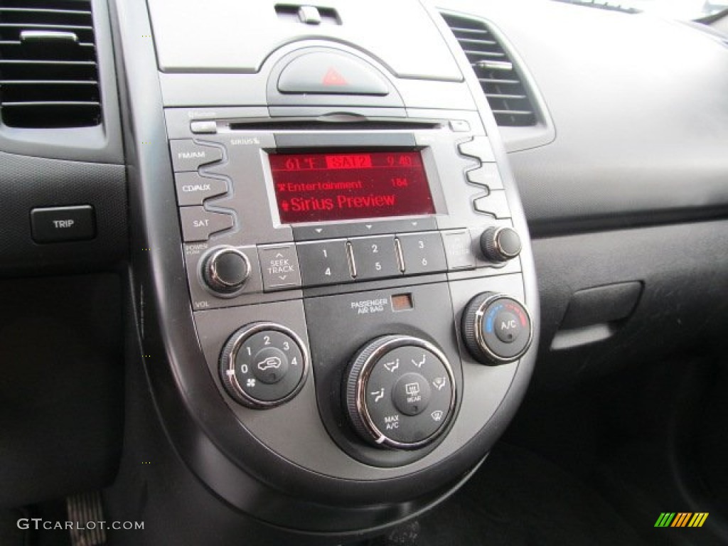 2011 Kia Soul + Controls Photo #66250328