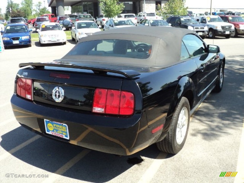 2006 Mustang V6 Premium Convertible - Black / Light Graphite photo #2