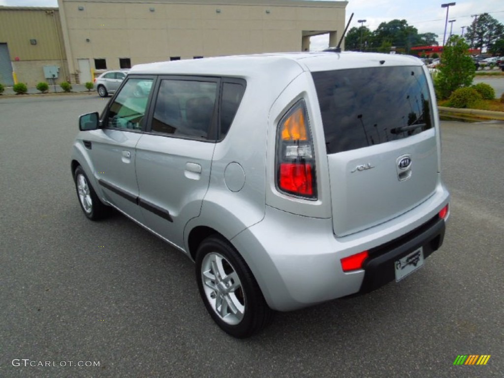 2010 Soul + - Bright Silver / Black Soul Logo Cloth photo #3