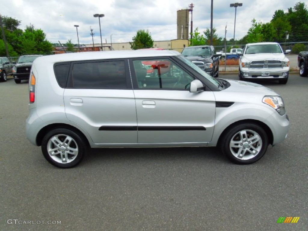 Bright Silver 2010 Kia Soul + Exterior Photo #66261600