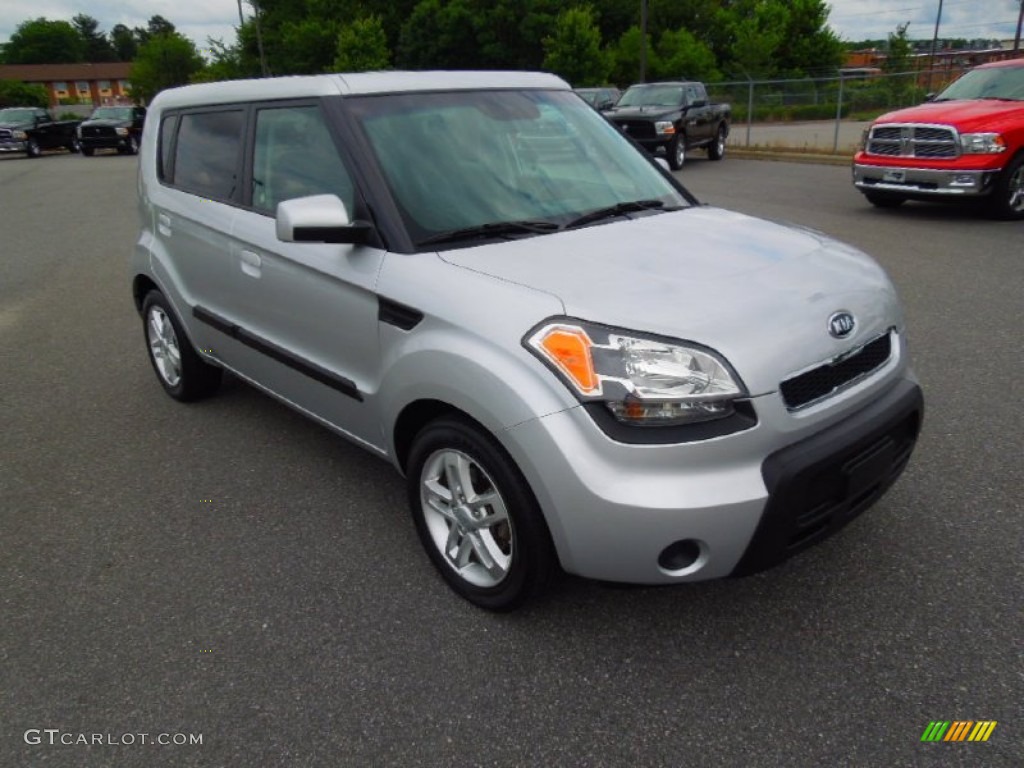 Bright Silver 2010 Kia Soul + Exterior Photo #66261605