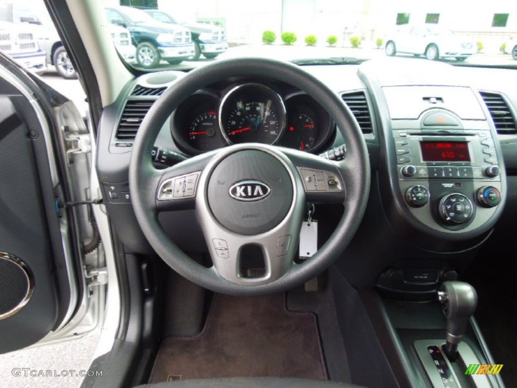 2010 Kia Soul + Black Soul Logo Cloth Dashboard Photo #66261663