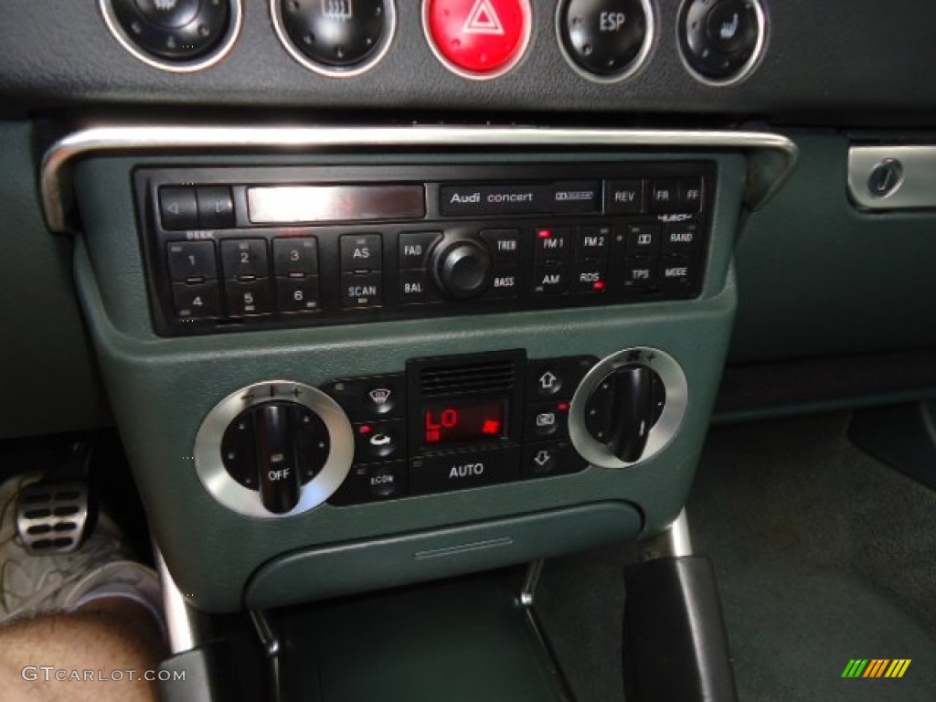2001 Audi TT 1.8T quattro Roadster Controls Photo #66264033