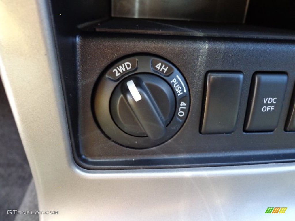 2011 Nissan Pathfinder S 4x4 Controls Photos