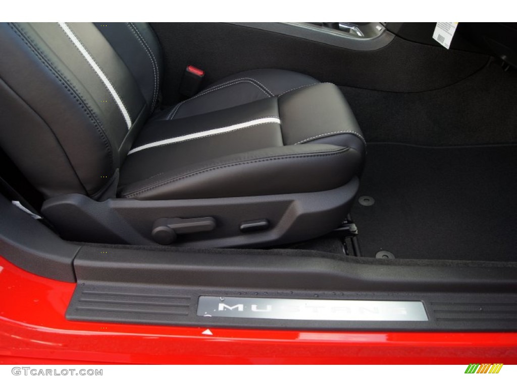 2013 Ford Mustang GT Premium Coupe Front Seat Photo #66265827