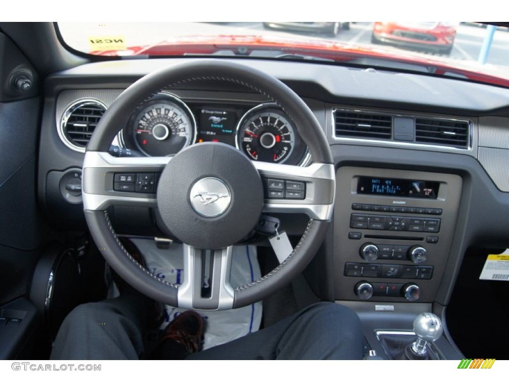 2013 Ford Mustang GT Premium Coupe Charcoal Black/Cashmere Accent Dashboard Photo #66265917