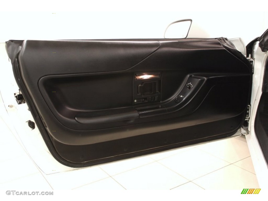 1996 Chevrolet Corvette Coupe Black Door Panel Photo #66270451