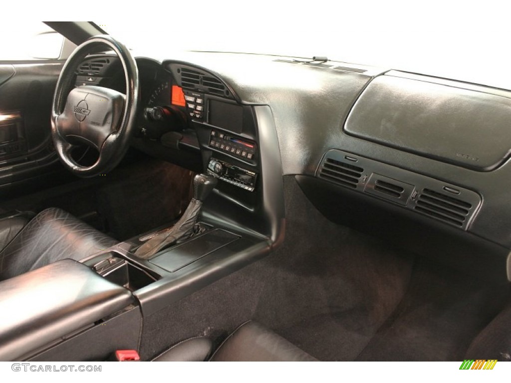1996 Chevrolet Corvette Coupe Black Dashboard Photo #66270478