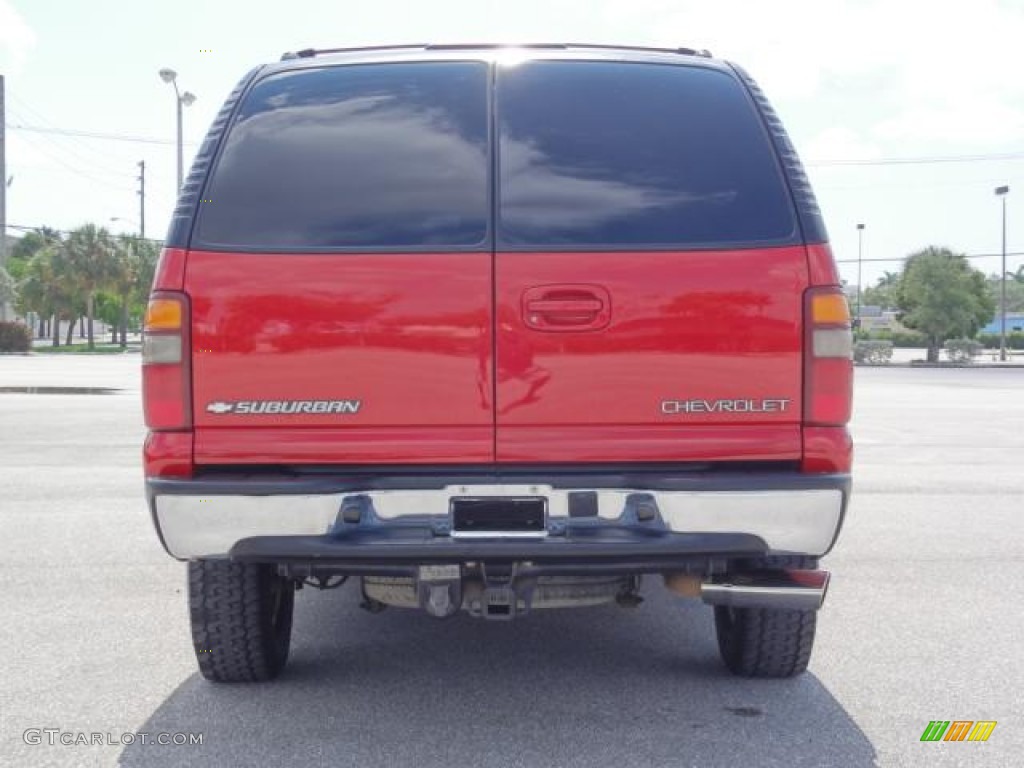 2002 Suburban 2500 LS - Victory Red / Graphite/Medium Gray photo #4