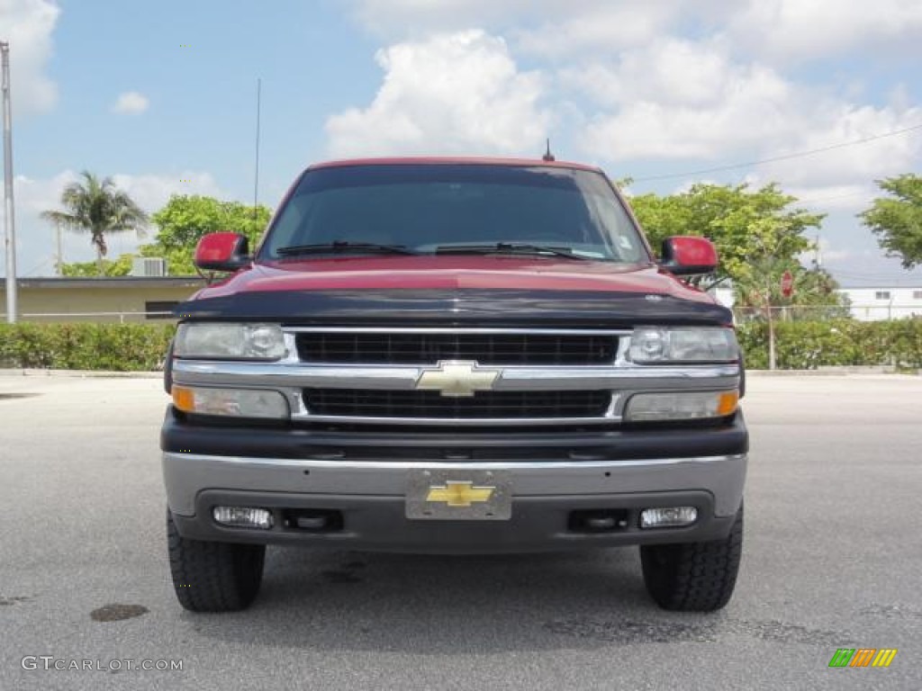 2002 Suburban 2500 LS - Victory Red / Graphite/Medium Gray photo #8