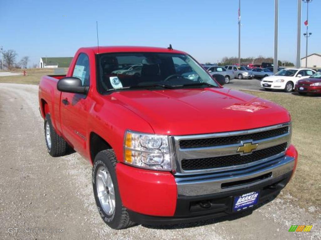 2009 Silverado 1500 LT Regular Cab 4x4 - Victory Red / Ebony photo #2