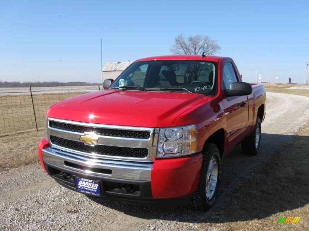 2009 Silverado 1500 LT Regular Cab 4x4 - Victory Red / Ebony photo #4