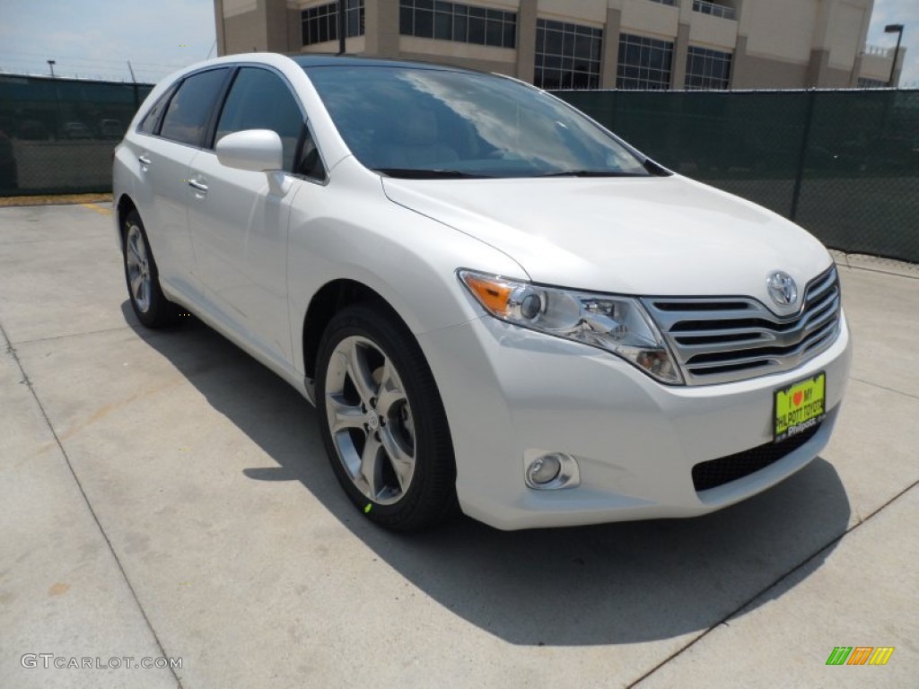 Blizzard White Pearl Toyota Venza