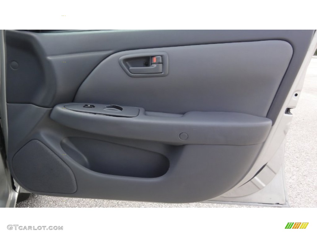 2000 Toyota Camry LE Gray Door Panel Photo #66278118