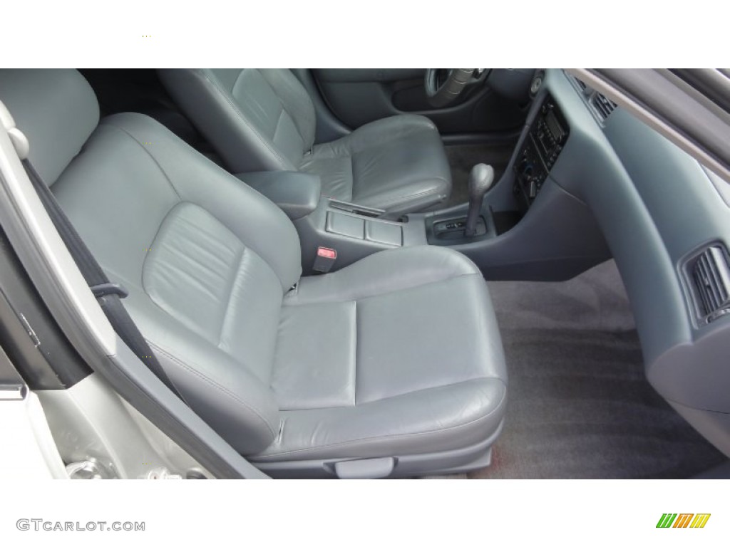 Gray Interior 2000 Toyota Camry LE Photo #66278124