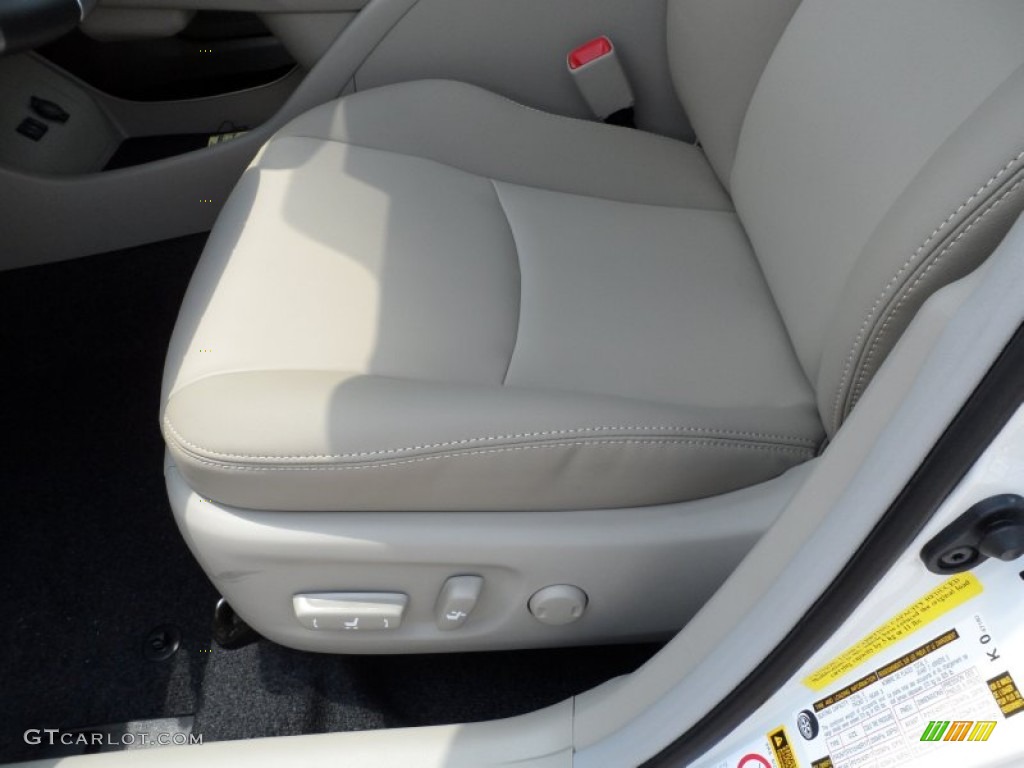 2012 Toyota Prius 3rd Gen Five Hybrid Front Seat Photos