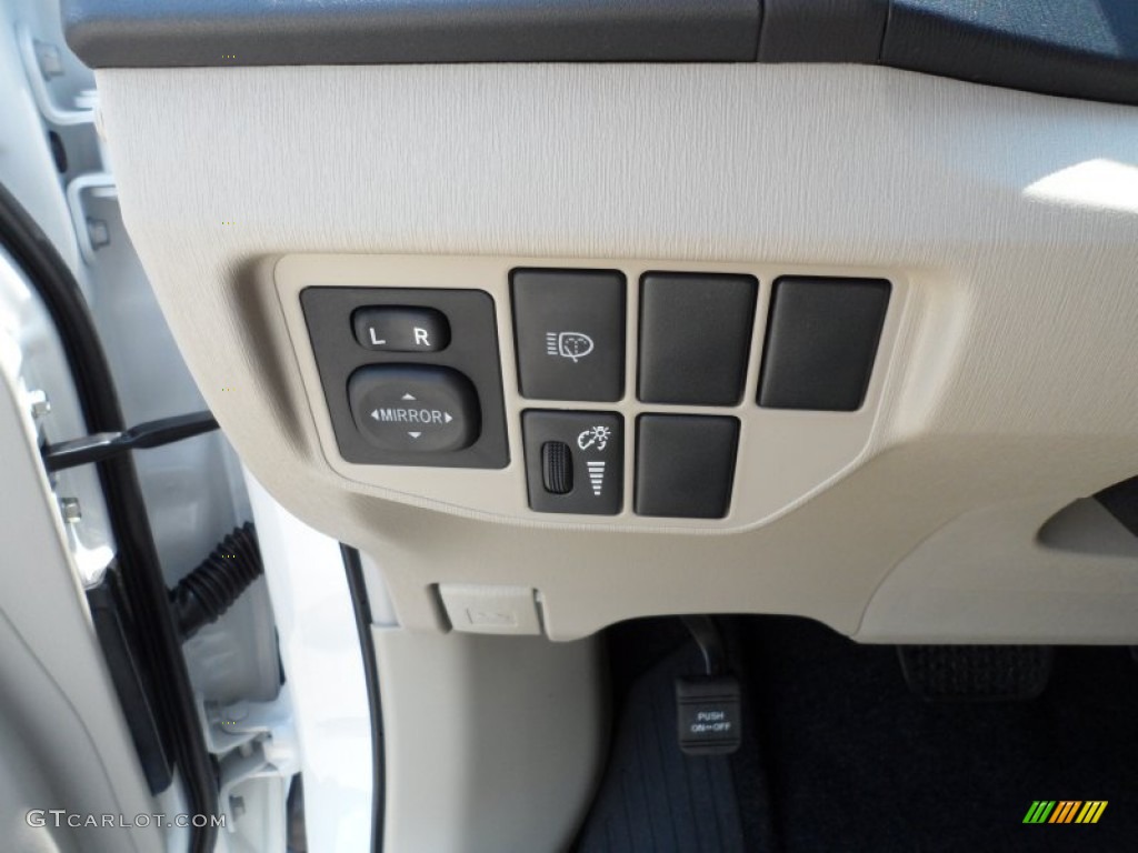 2012 Toyota Prius 3rd Gen Five Hybrid Controls Photos