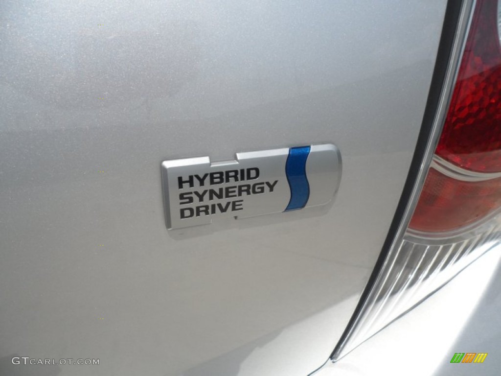 2012 Toyota Prius c Hybrid Two Marks and Logos Photos