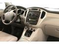 Super White - Highlander V6 4WD Photo No. 17