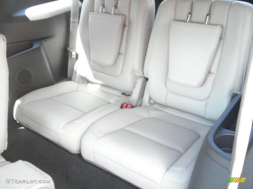 2013 Explorer XLT 4WD - White Platinum Tri-Coat / Medium Light Stone photo #14