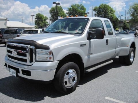 2005 Ford F350 Super Duty XLT SuperCab 4x4 Dually Data, Info and Specs