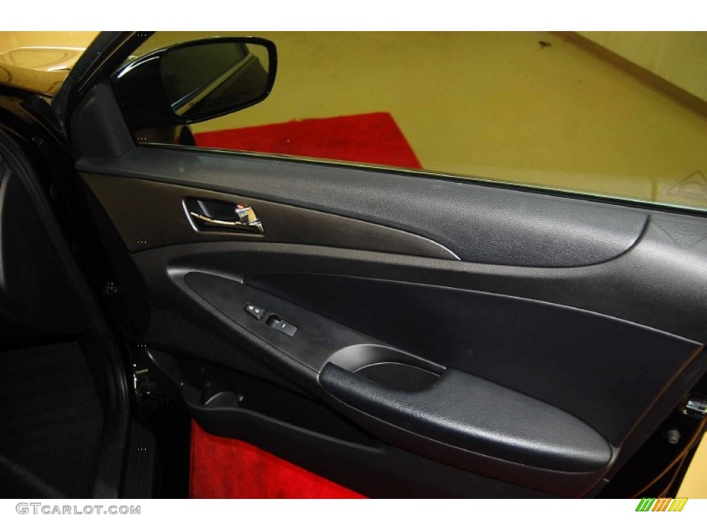 2011 Sonata SE - Midnight Black / Black photo #18