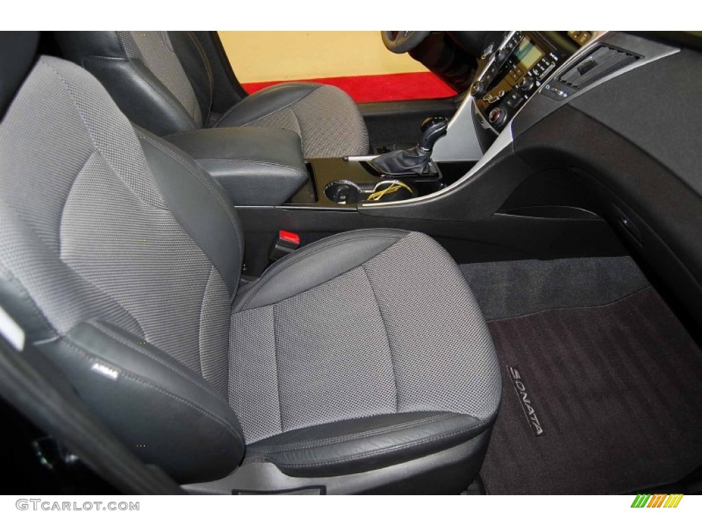 2011 Sonata SE - Midnight Black / Black photo #19