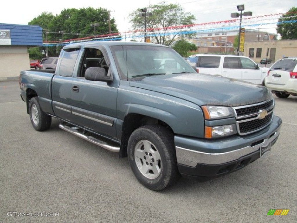 2006 Silverado 1500 LT Extended Cab 4x4 - Blue Granite Metallic / Dark Charcoal photo #5