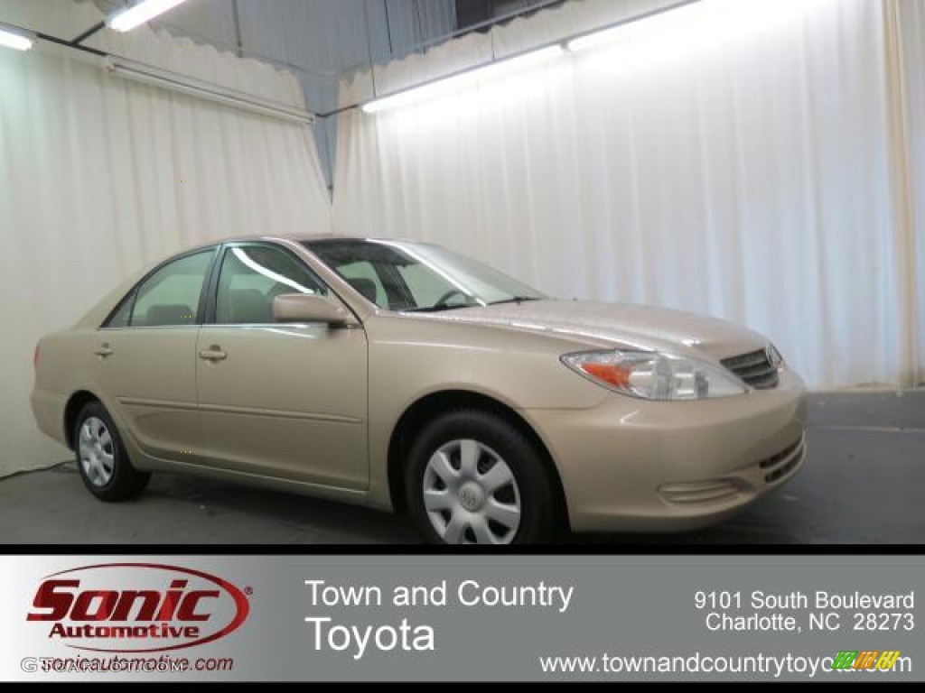 2002 Camry LE - Desert Sand Mica / Taupe photo #1