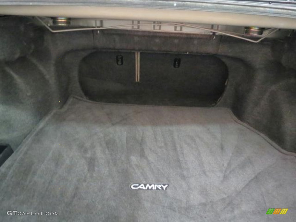 2002 Camry LE - Desert Sand Mica / Taupe photo #24