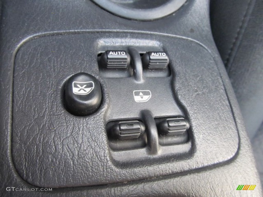 2003 Jeep Liberty Limited 4x4 Controls Photo #66294717