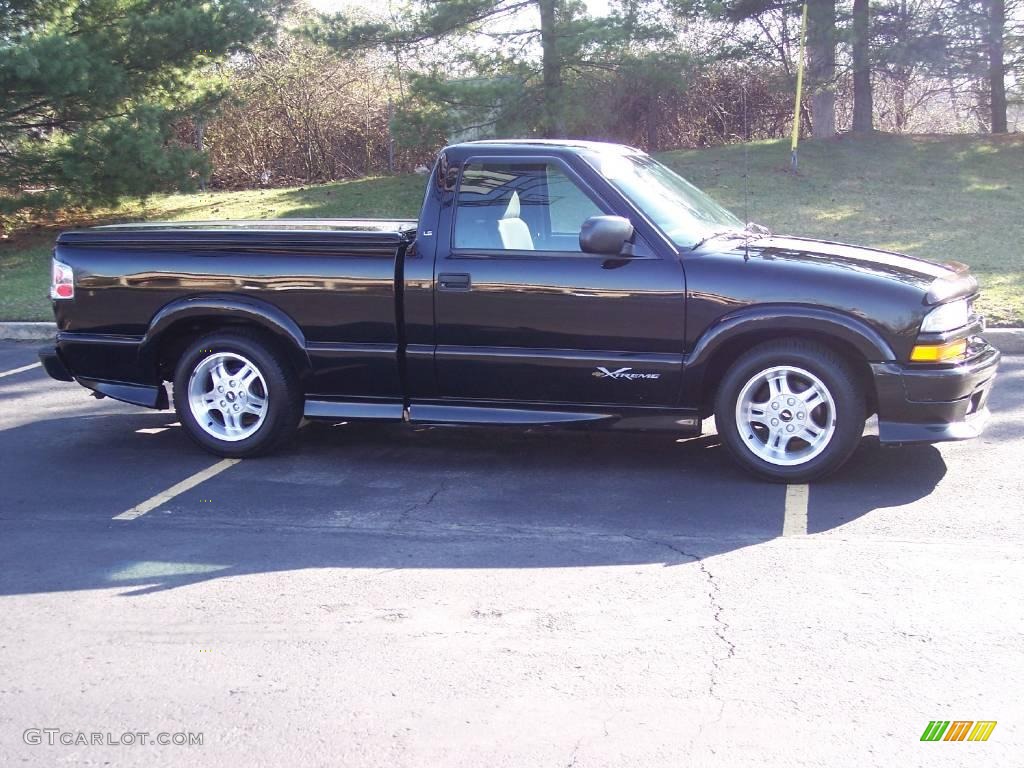 2003 S10 Xtreme Regular Cab - Black Onyx / Graphite photo #15