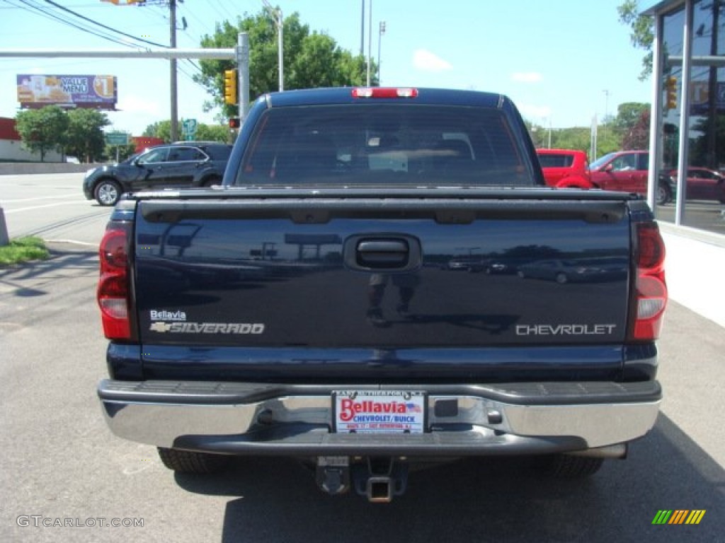 2005 Silverado 1500 LS Crew Cab - Dark Blue Metallic / Medium Gray photo #5