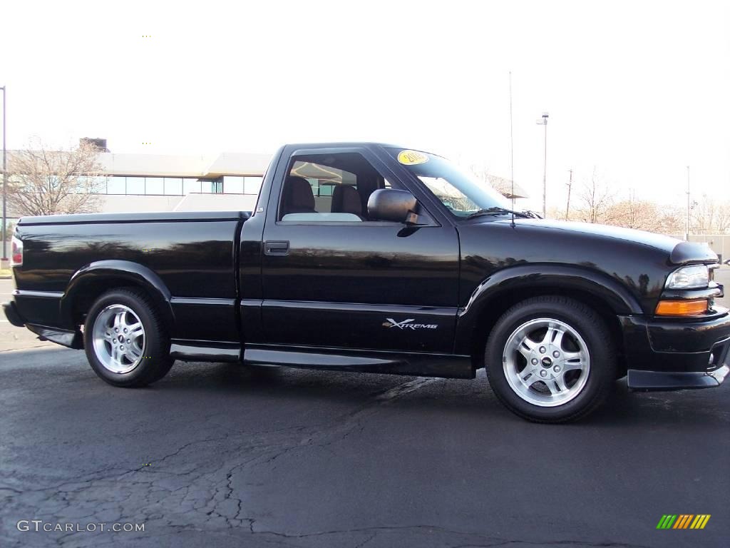 2003 S10 Xtreme Regular Cab - Black Onyx / Graphite photo #57