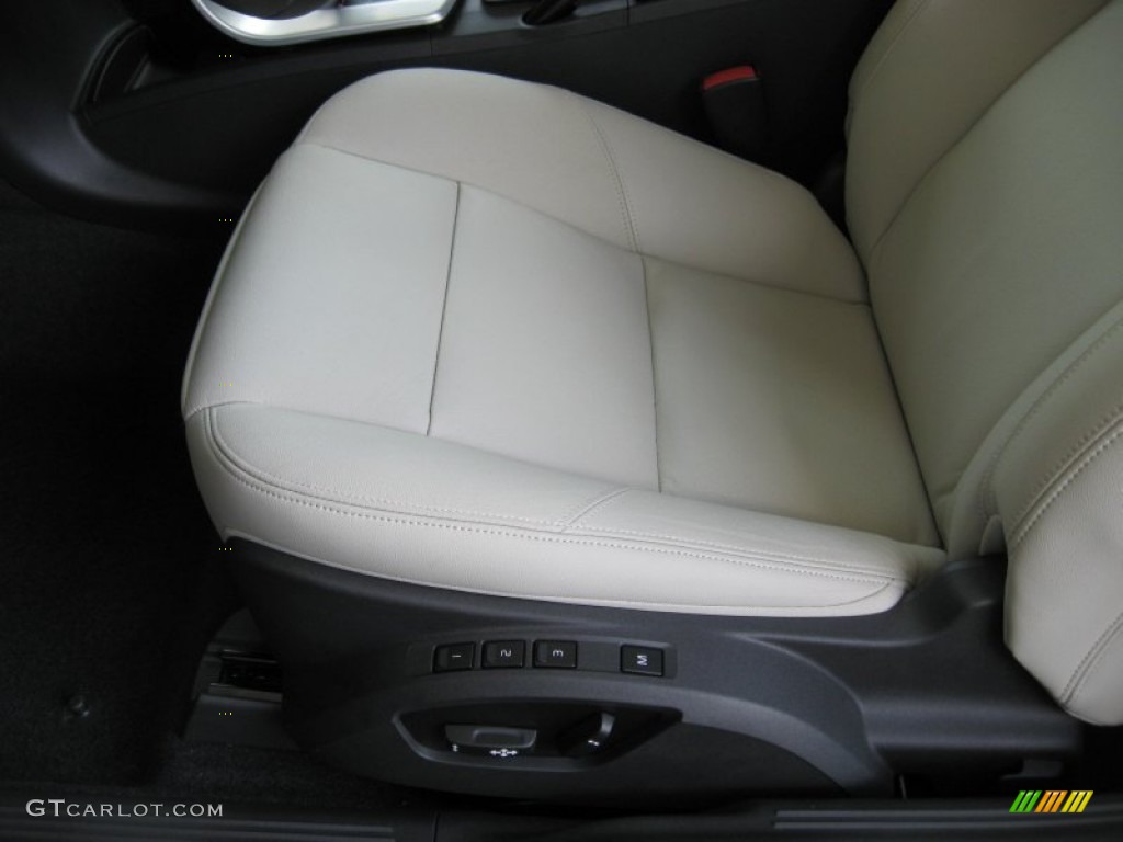 Blonde Interior 2012 Volvo C30 T5 Photo #66303152