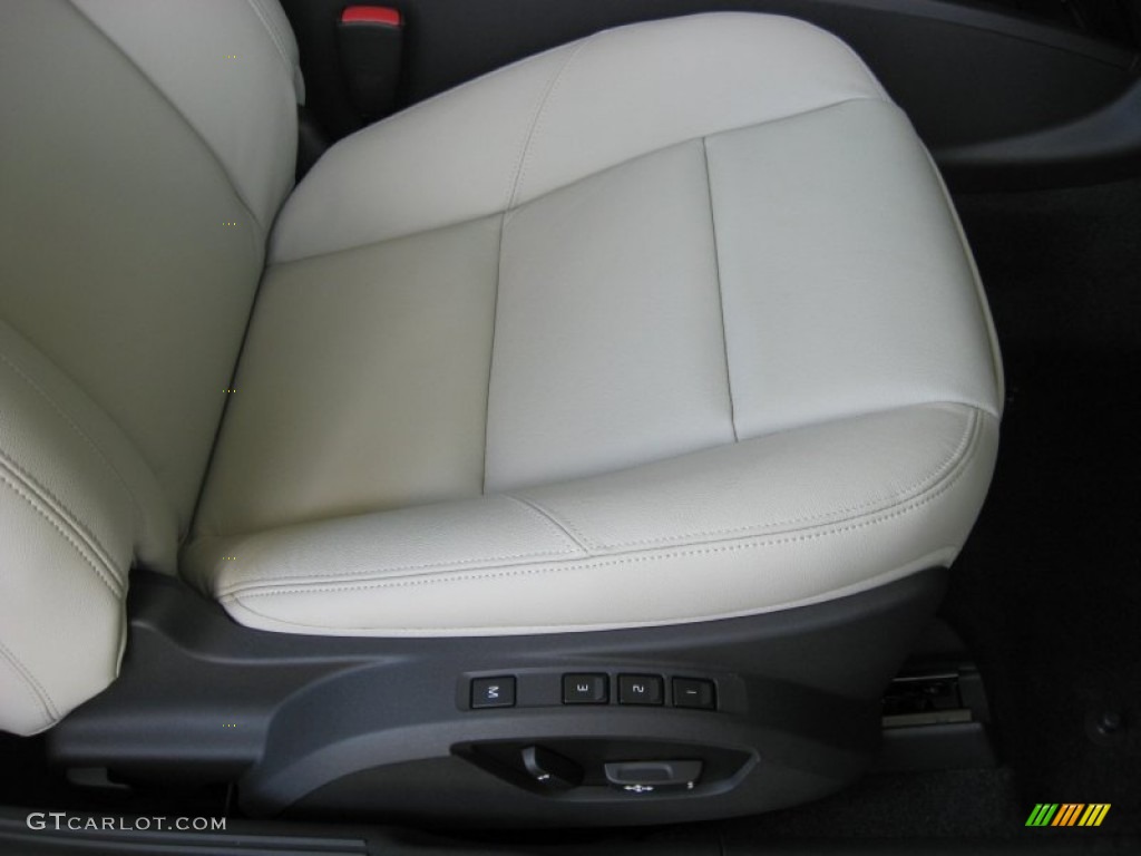 2012 Volvo C30 T5 Front Seat Photo #66303181