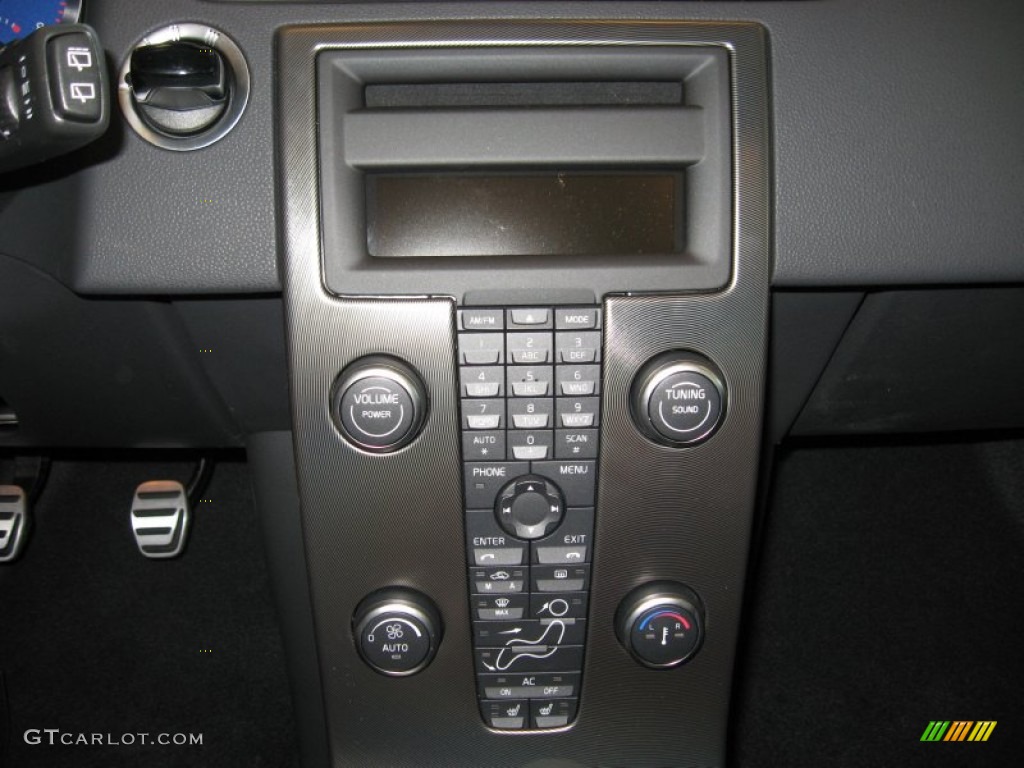 2012 Volvo C30 T5 R-Design Controls Photo #66303386
