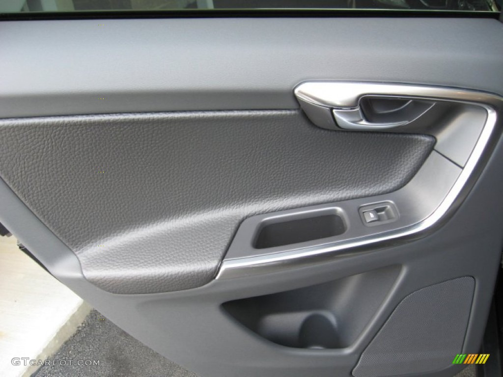 2012 Volvo XC60 3.2 AWD Off Black Door Panel Photo #66303613