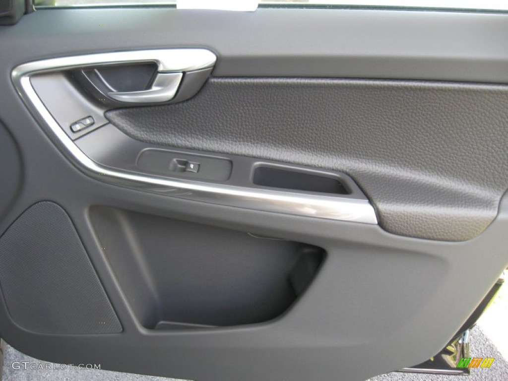 2012 Volvo XC60 3.2 AWD Off Black Door Panel Photo #66303641