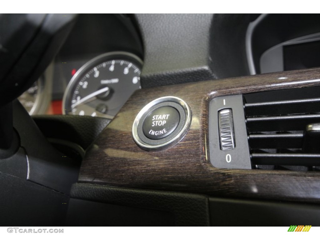 2011 3 Series 328i Coupe - Mineral White Metallic / Oyster/Black Dakota Leather photo #26